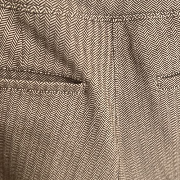 Lulu Lemon gray/white jogger - Picture 5 of 5